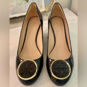 New Tory Burch Size 6.5 Twiggie  Black Patent Leather Wedges New!
